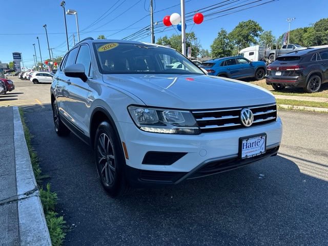 Used 2019 Volkswagen Tiguan SE w/ Panoramic Sunroof Package AWD/4WD image 4
