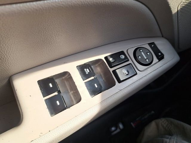 Used 2017 Hyundai Elantra Limited image 24