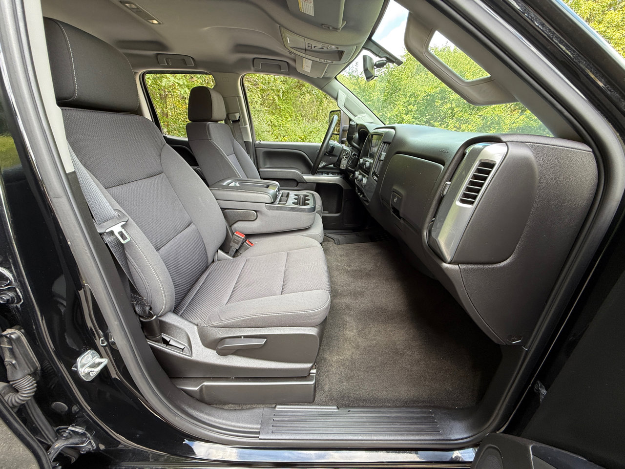 Used 2018 Chevrolet Silverado 2500 LT w/ LT Convenience Package image 26