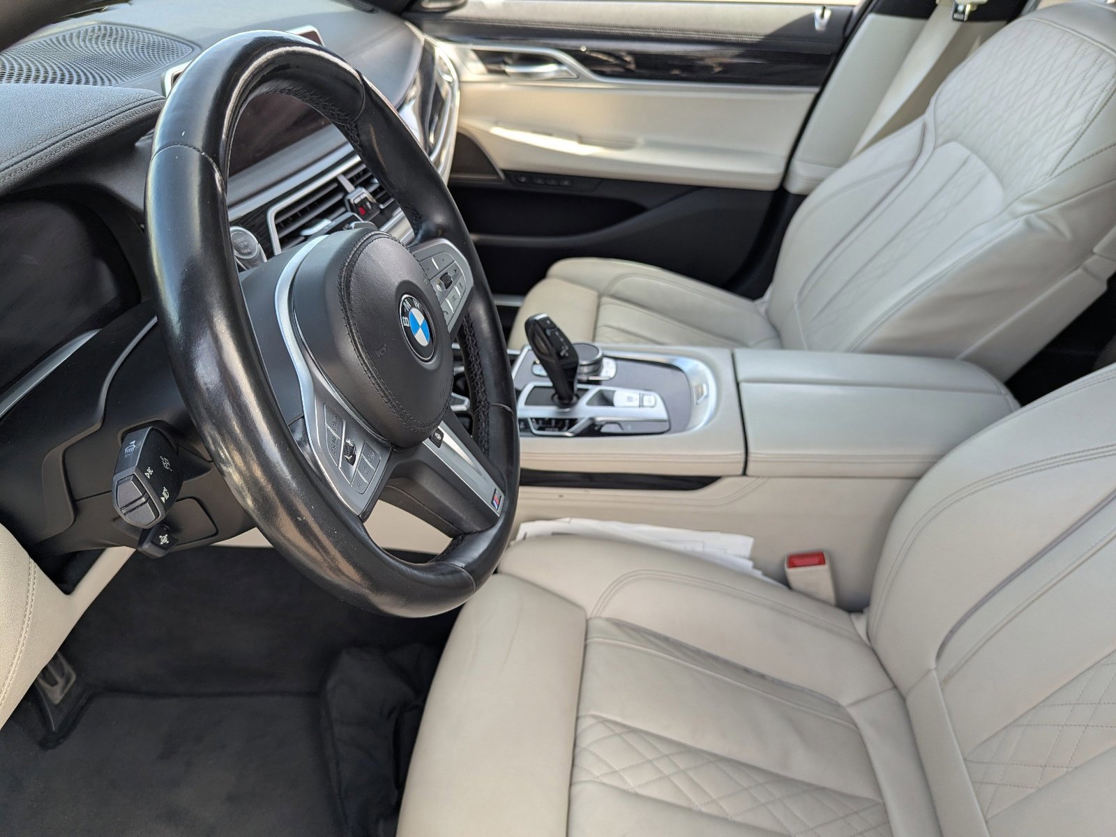 Used 2021 BMW 740i w/ M Sport Package image 23