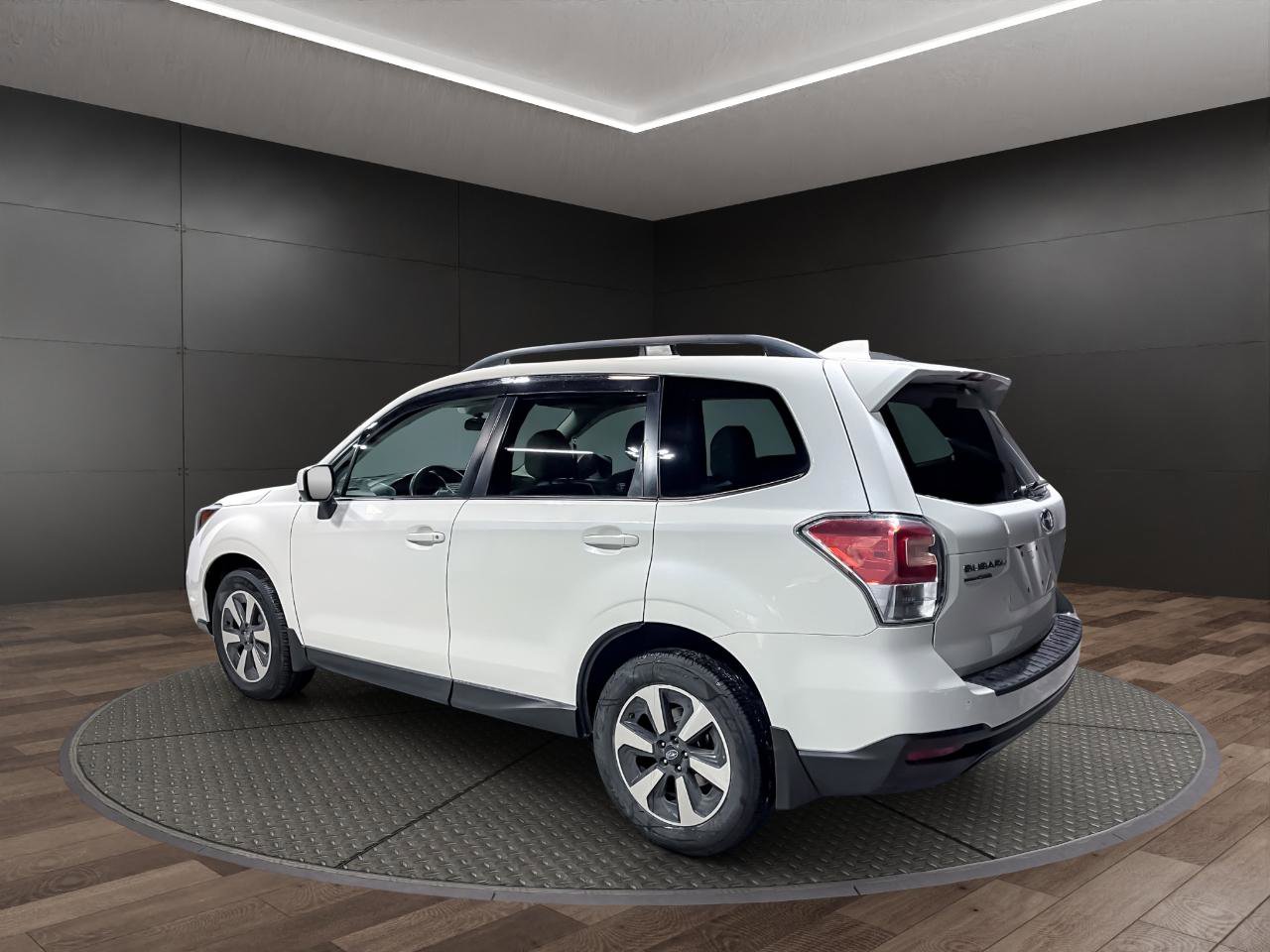 Used 2017 Subaru Forester 2.5i Premium image 6