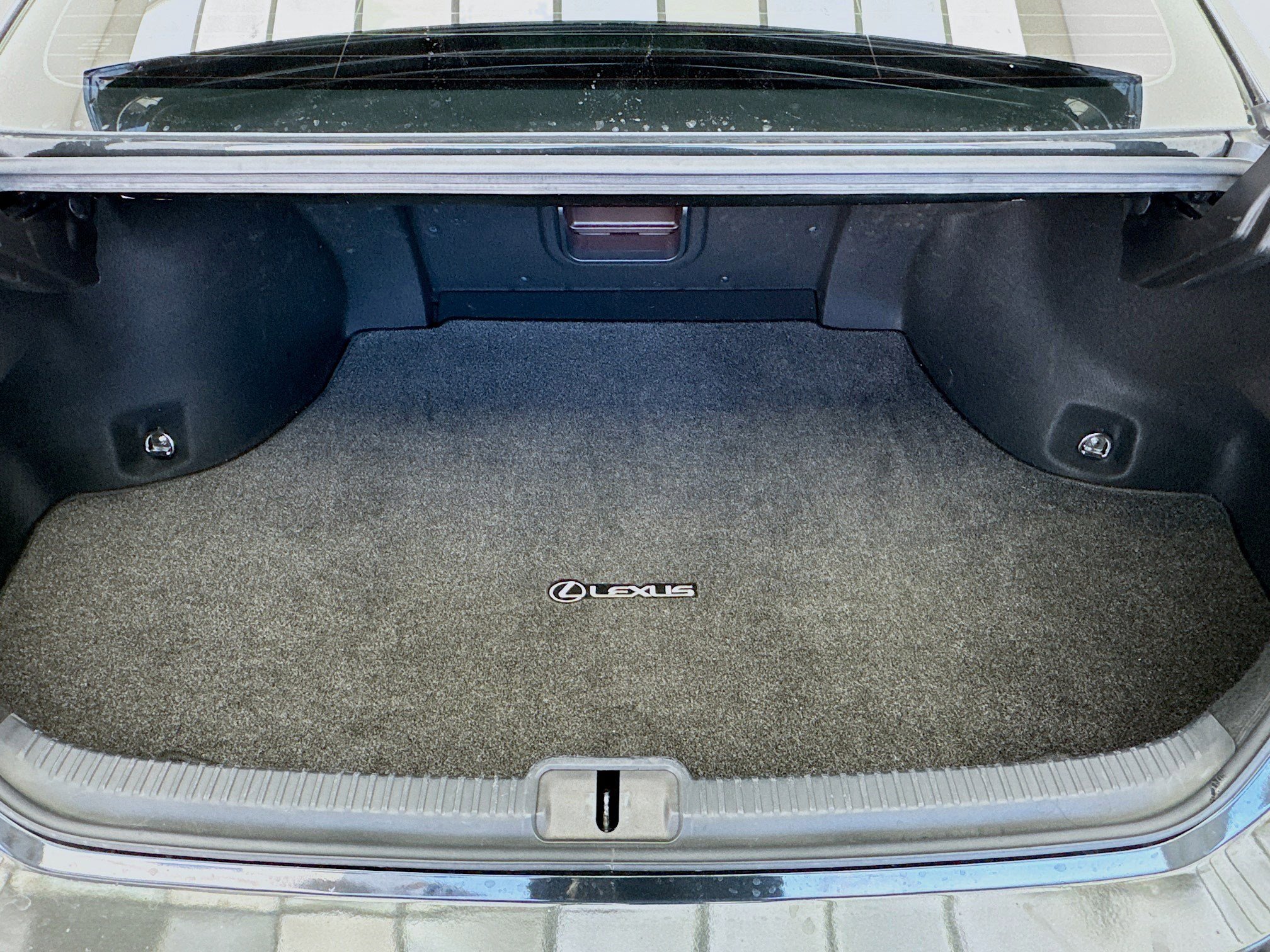 Used 2021 Lexus ES 300h w/ Accessory Package image 18