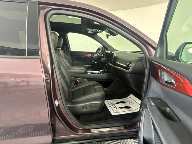 Used 2024 Chevrolet Traverse RS AWD/4WD image 30