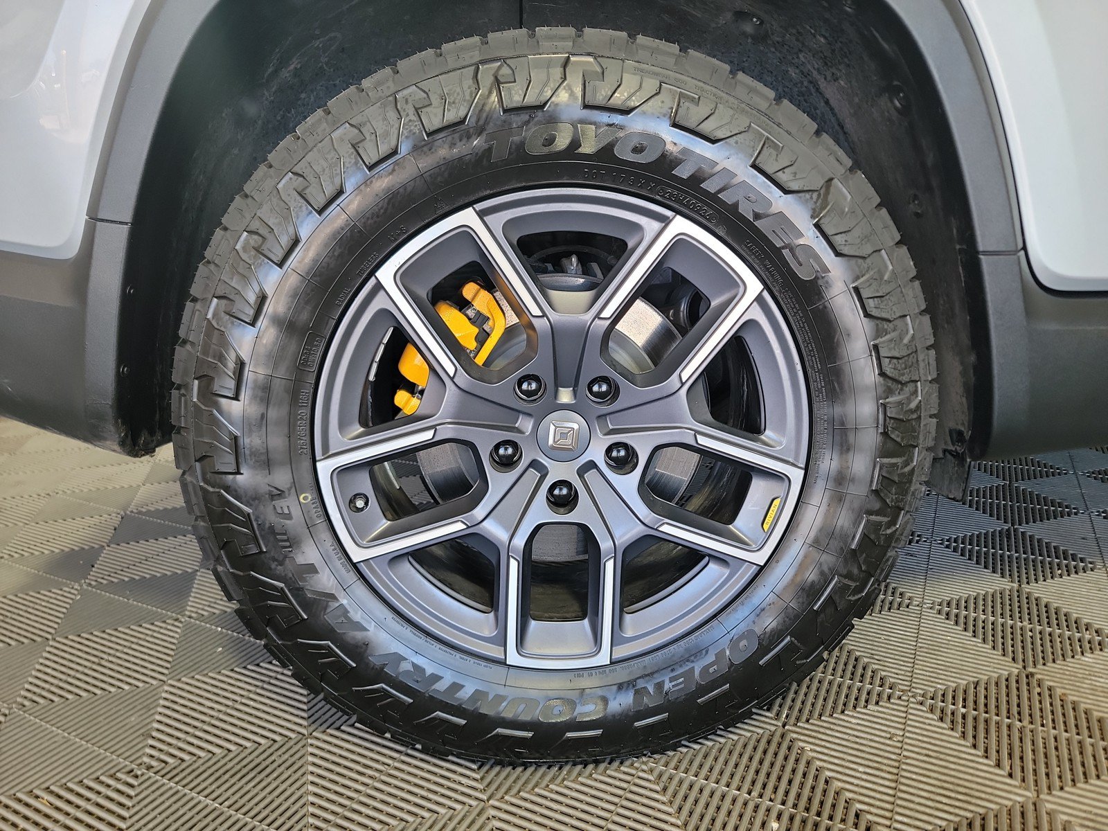 Used 2022 Rivian R1T Adventure AWD/4WD image 46