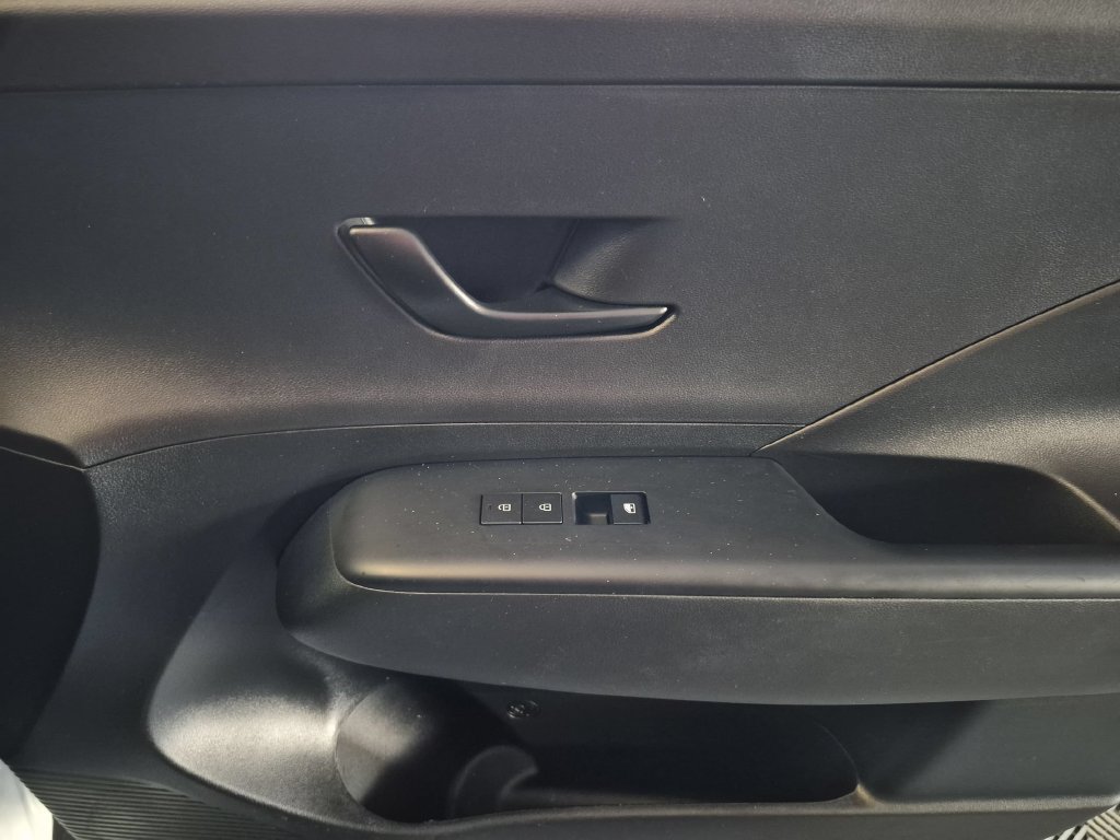 Used 2026 Hyundai Kona SEL Sport FWD image 31