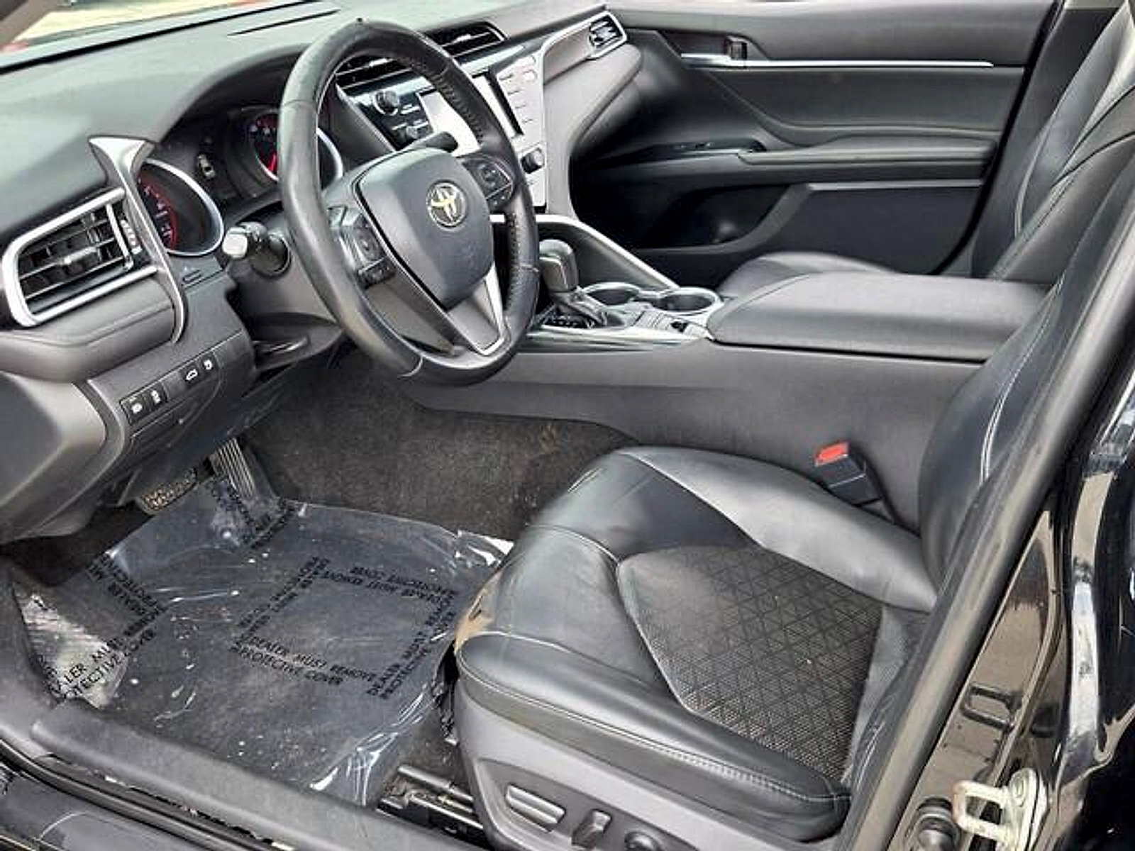 Used 2018 Toyota Camry XSE FWD image 10