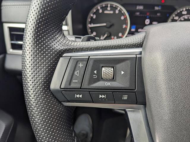 Used 2024 Mitsubishi Outlander SE image 25