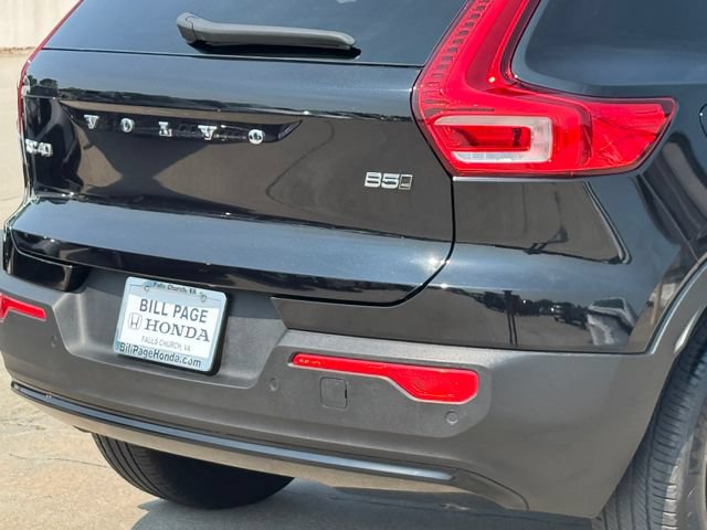 Used 2023 Volvo XC40 B5 Plus AWD/4WD image 8