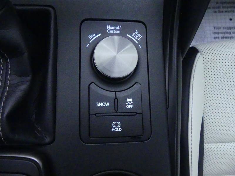 Used 2022 Lexus IS 500 image 21