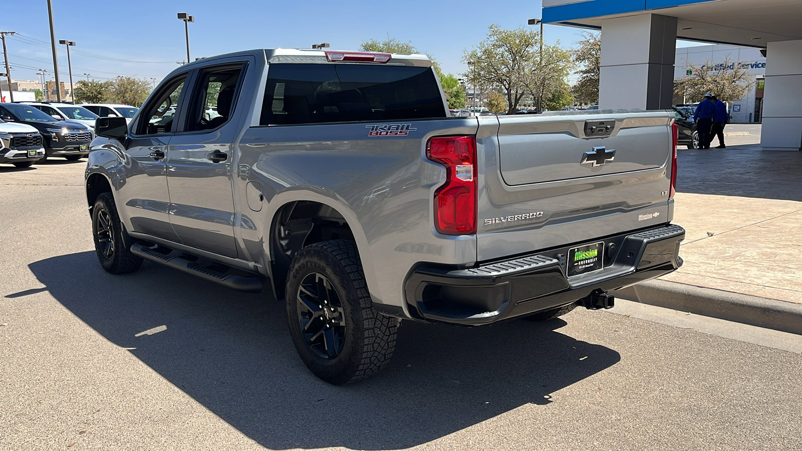 Used 2024 Chevrolet Silverado 1500 LT Trail Boss w/ LPO, Dark Essentials Package image 6