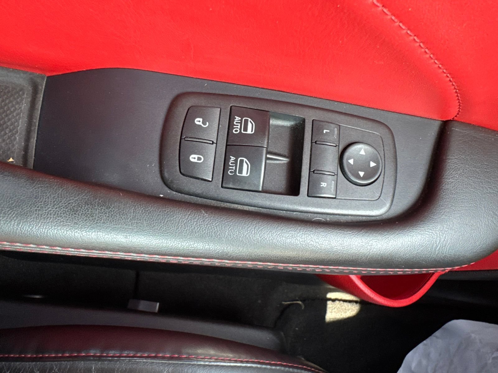 Used 2015 Dodge Challenger R/T Scat Pack w/ Leather Interior Group RWD image 19