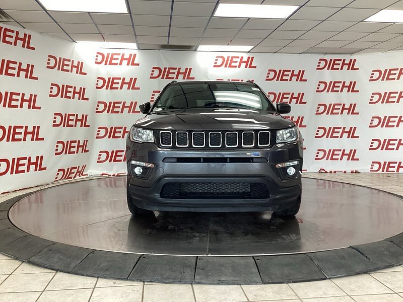 Used 2020 Jeep Compass Latitude w/ Cold Weather Group AWD/4WD image 2