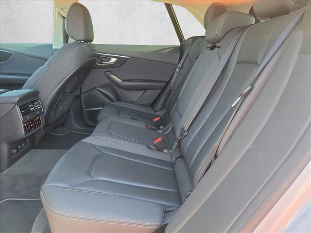 Used 2019 Audi Q8 Premium Plus w/ Premium Plus AWD/4WD image 17