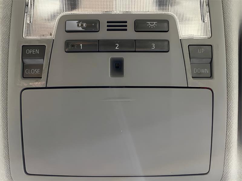 Used 2012 Toyota Camry XLE FWD image 25