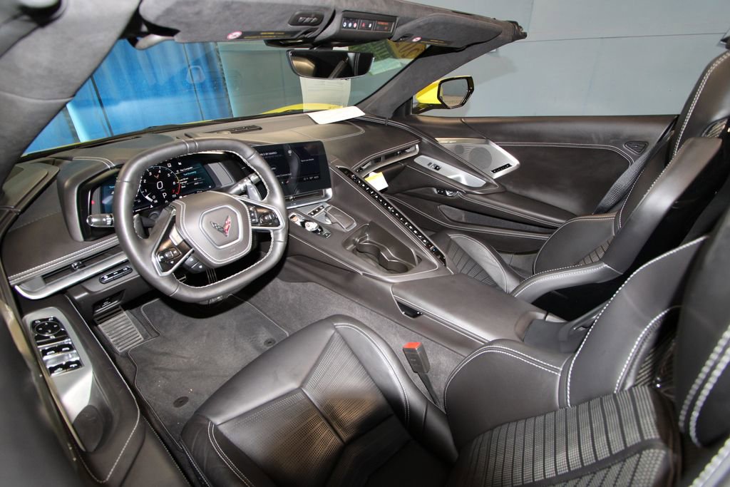 Used 2023 Chevrolet Corvette Stingray Premium Conv w/ Battery Protection Package image 2