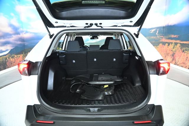 Used 2022 Toyota RAV4 LE image 40