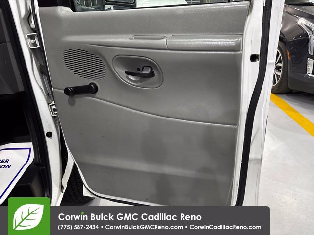 Used 2008 Ford E-350 and Econoline 350 Extended Super Duty RWD image 14