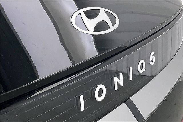 New 2026 Hyundai Ioniq 5 SEL AWD/4WD image 15