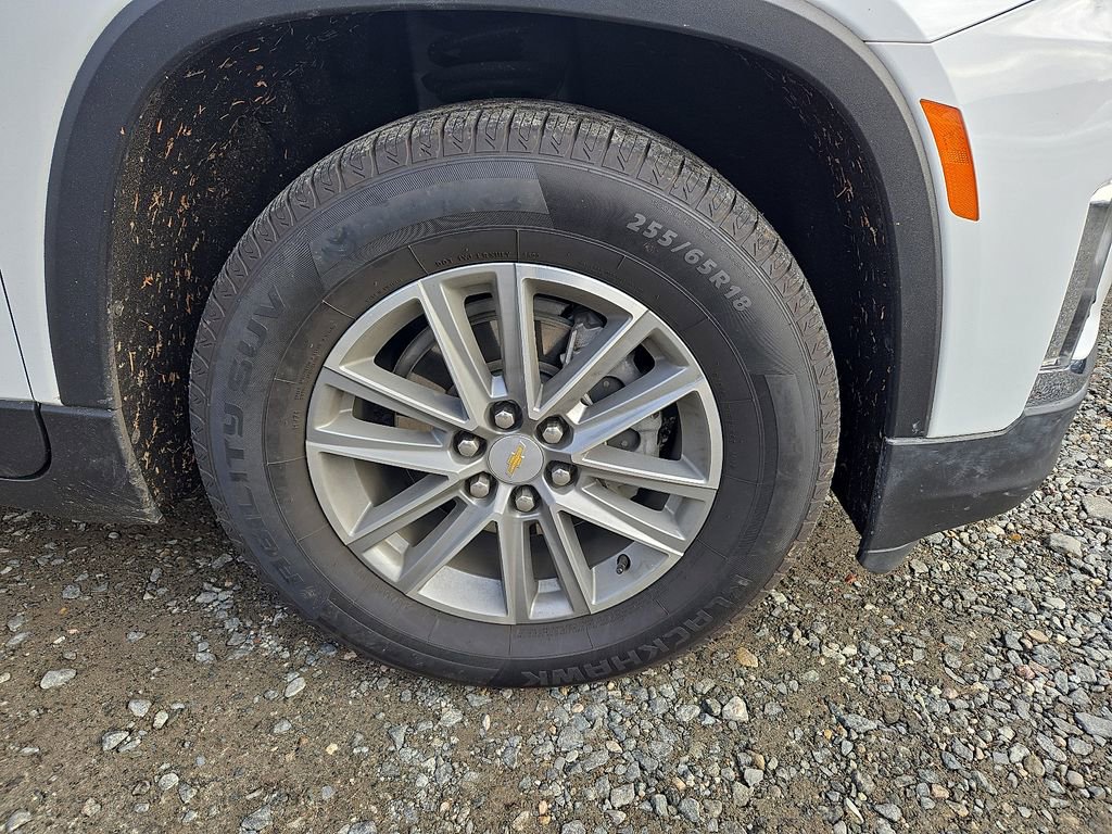 Used 2023 Chevrolet Traverse LT image 9