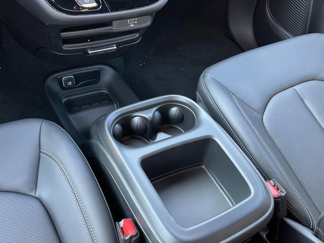 New 2026 Chrysler Pacifica Select image 14