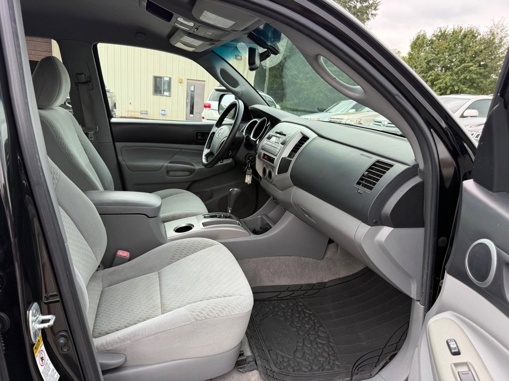 Used 2011 Toyota Tacoma 4x4 Double Cab image 14