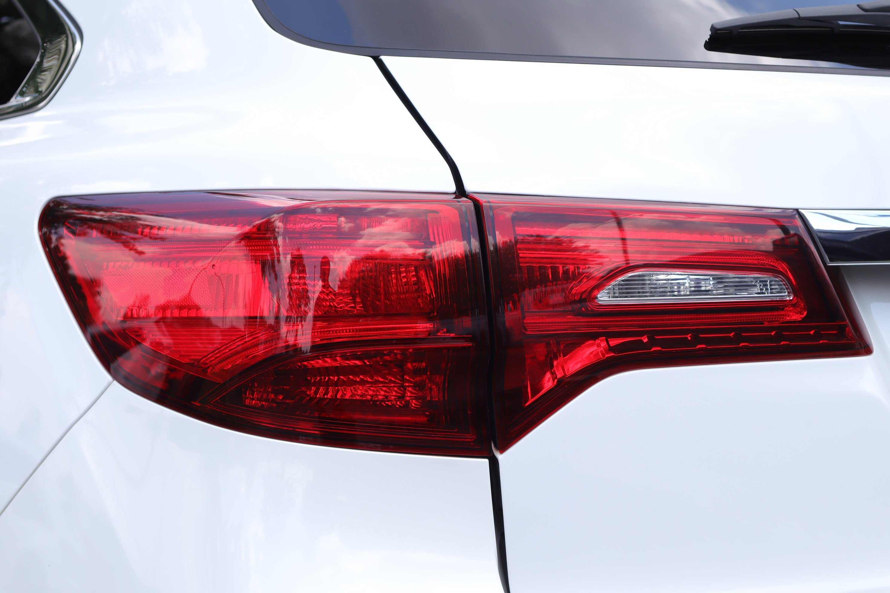 Used 2020 Acura MDX SH-AWD w/ Technology Package image 32