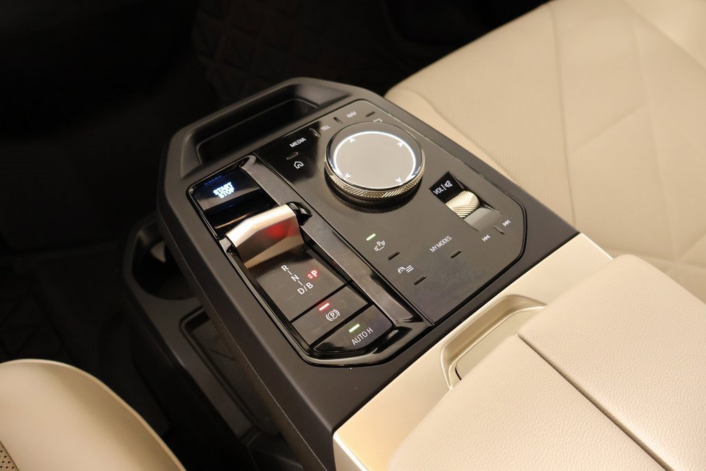 Used 2024 BMW iX xDrive50 w/ Sport Package image 9