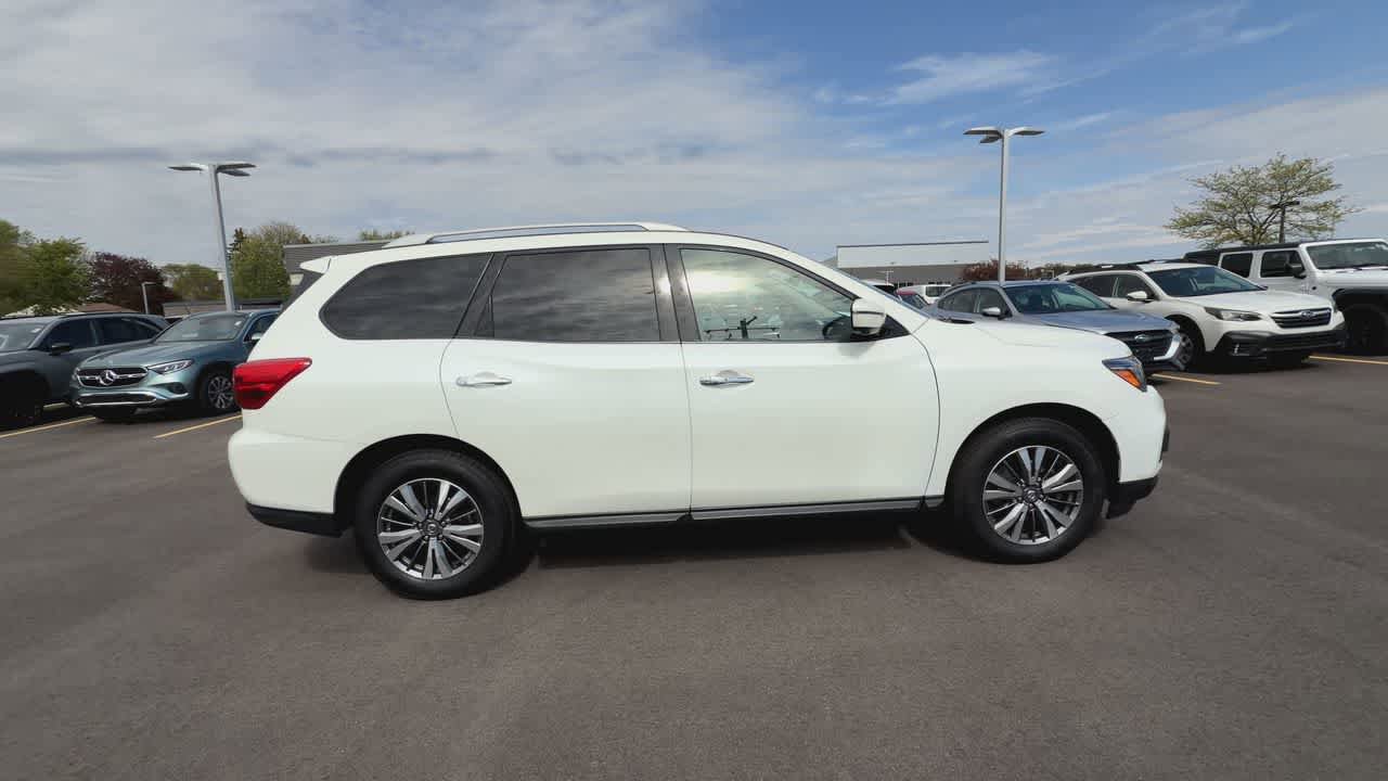Used 2019 Nissan Pathfinder SL AWD/4WD image 9