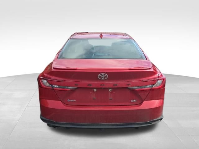 Used 2025 Toyota Camry SE image 4