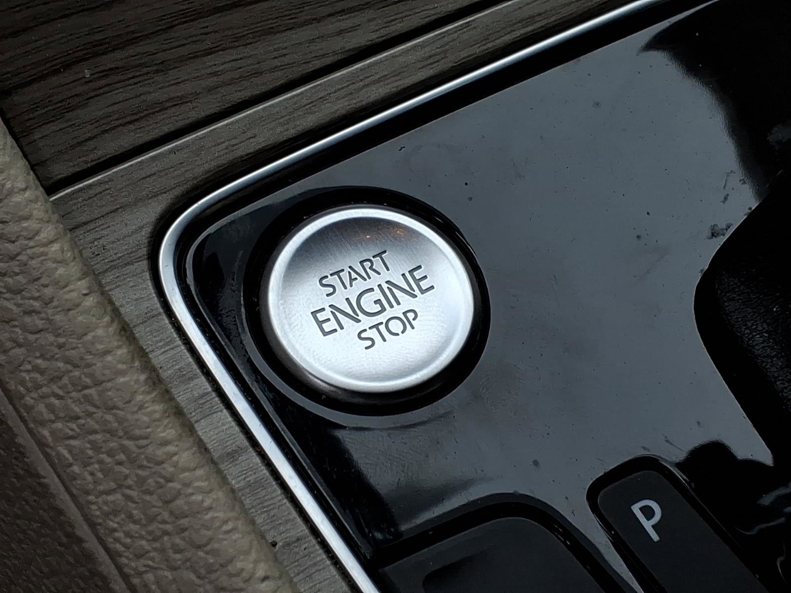 Used 2017 Volkswagen Passat 1.8T SE image 32