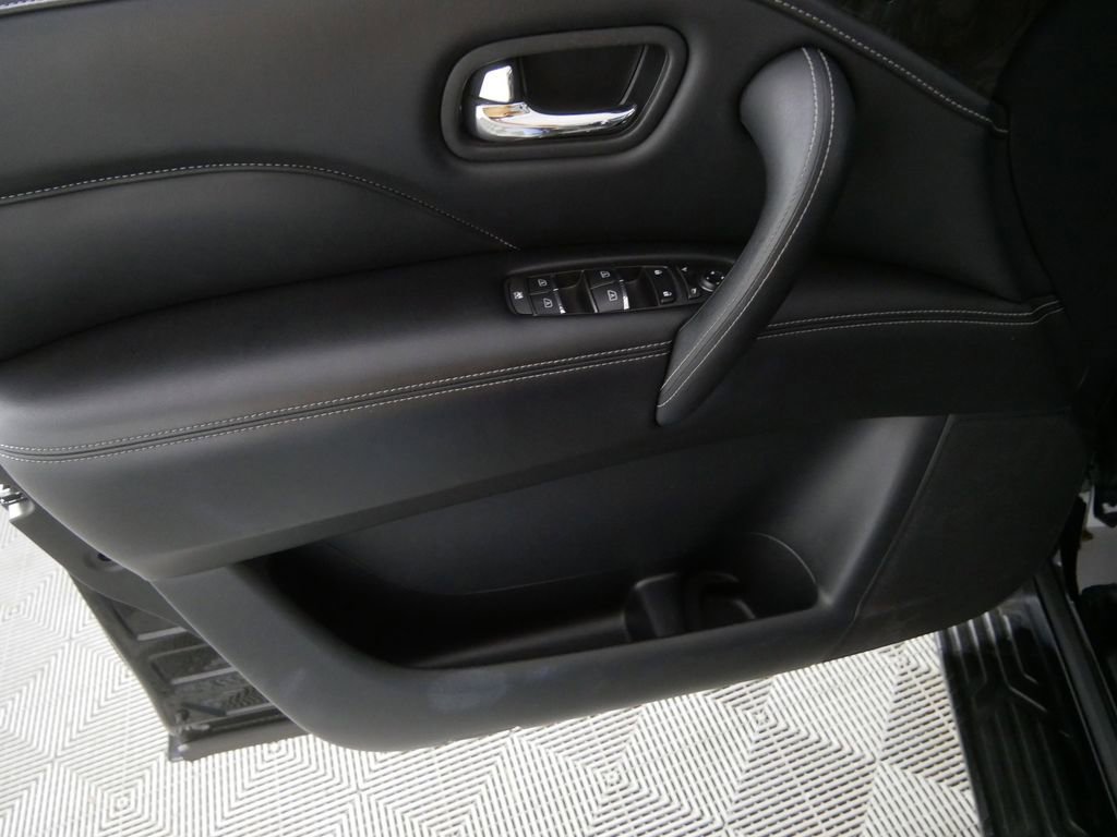 Used 2022 INFINITI QX80 Luxe image 14