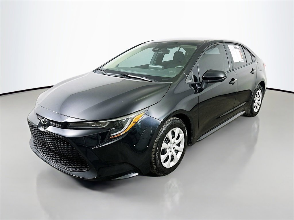 Used 2022 Toyota Corolla LE image 3