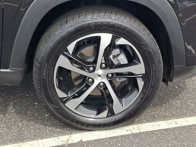 Certified 2025 Chevrolet Trax RS w/ Driver Confidence Package image 8