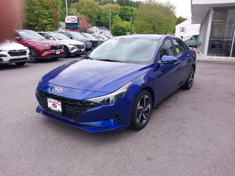 Used 2023 Hyundai Elantra SEL w/ Convenience Package FWD image 4
