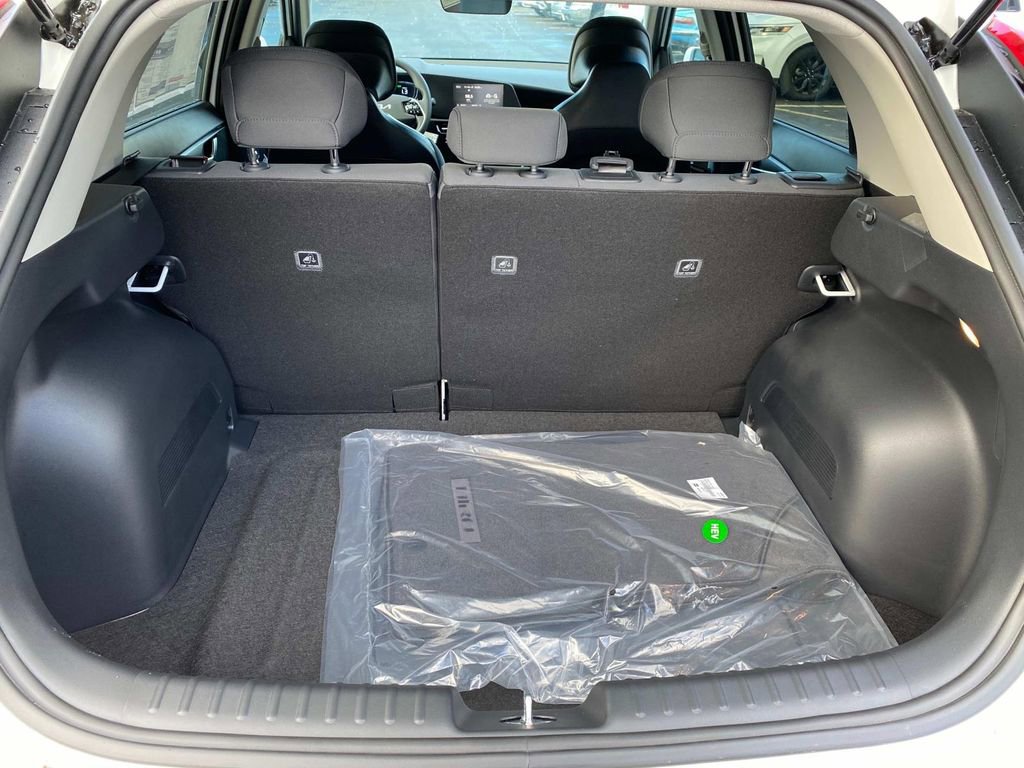 New 2025 Kia Niro LX image 5