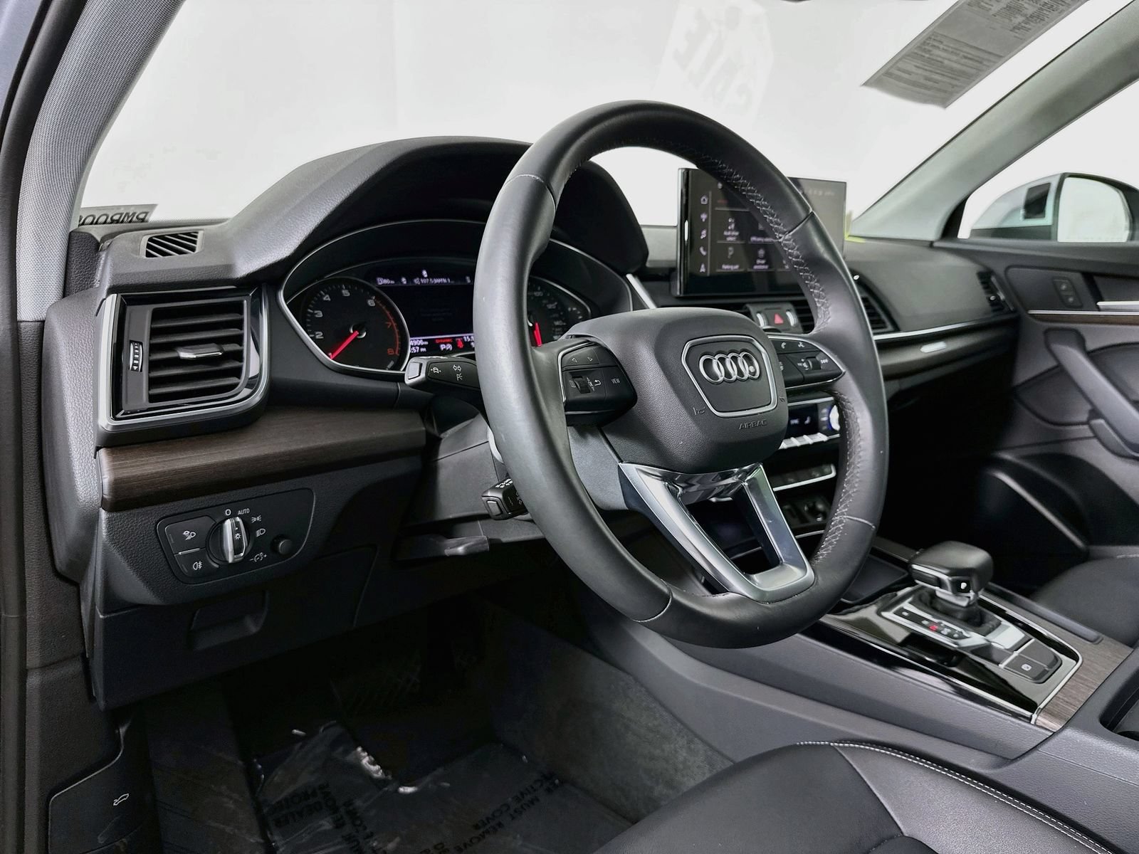 Used 2023 Audi Q5 2.0T Premium w/ Convenience Package AWD/4WD image 9