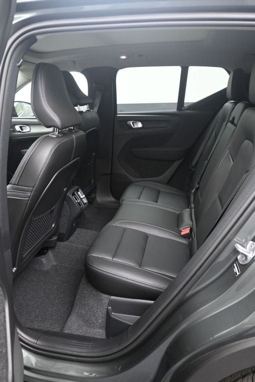 New 2026 Volvo XC40 B5 Plus w/ Climate Package AWD/4WD image 12