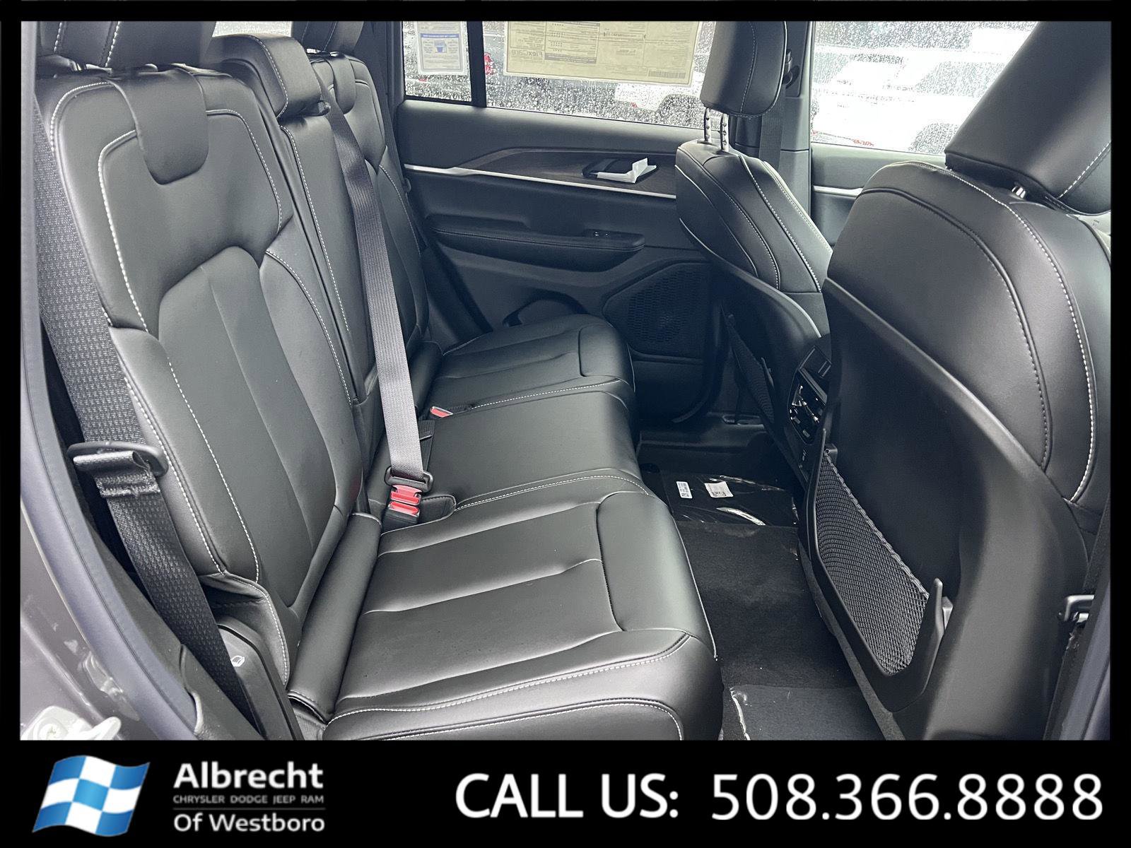 New 2025 Jeep Grand Cherokee Limited w/ Trailer Tow Package image 14