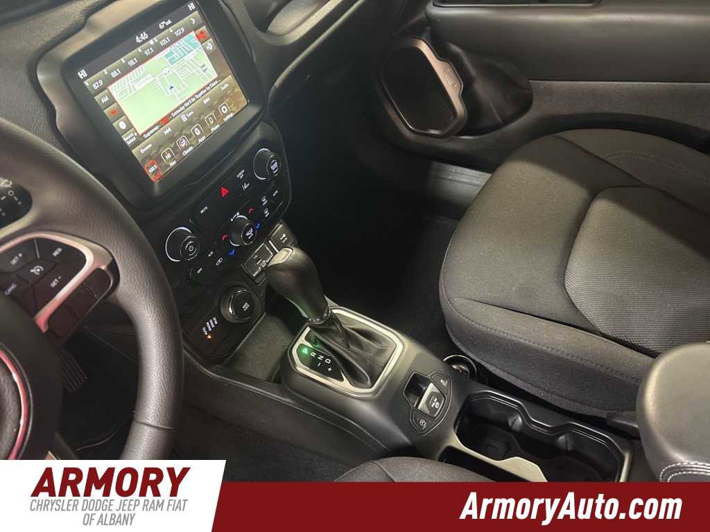 Used 2023 Jeep Renegade Latitude image 14