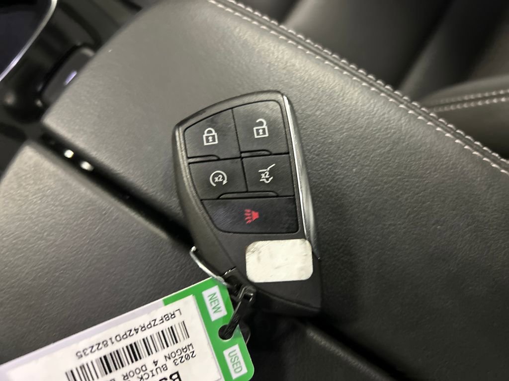 Used 2023 Buick Envision Essence image 22