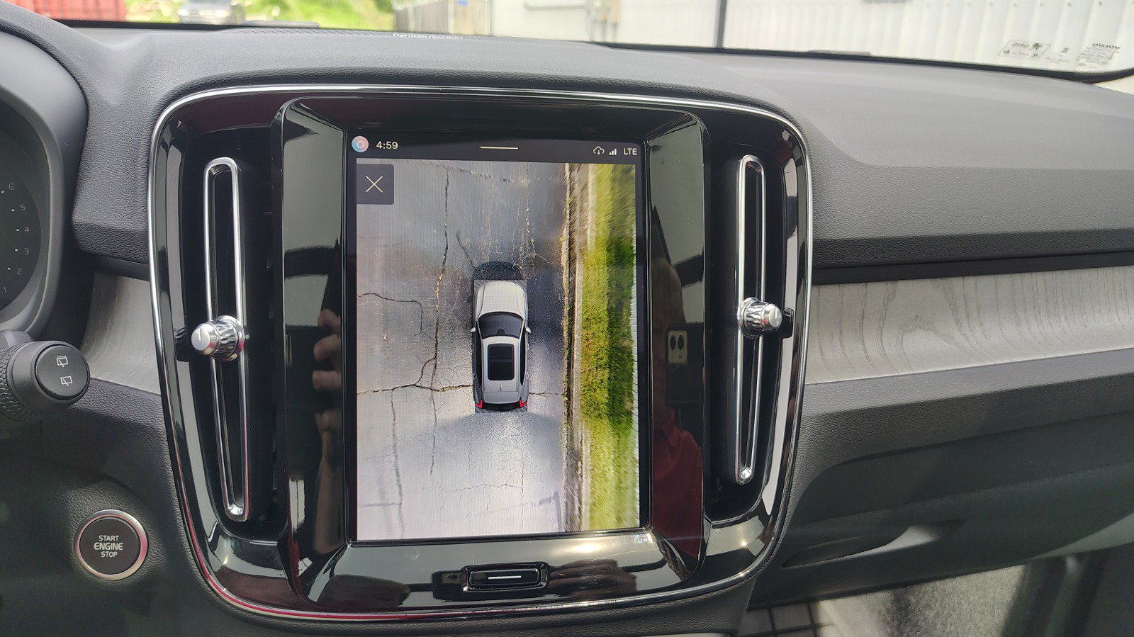 Used 2024 Volvo XC40 B5 Ultimate w/ Protection Package Premier AWD/4WD image 30