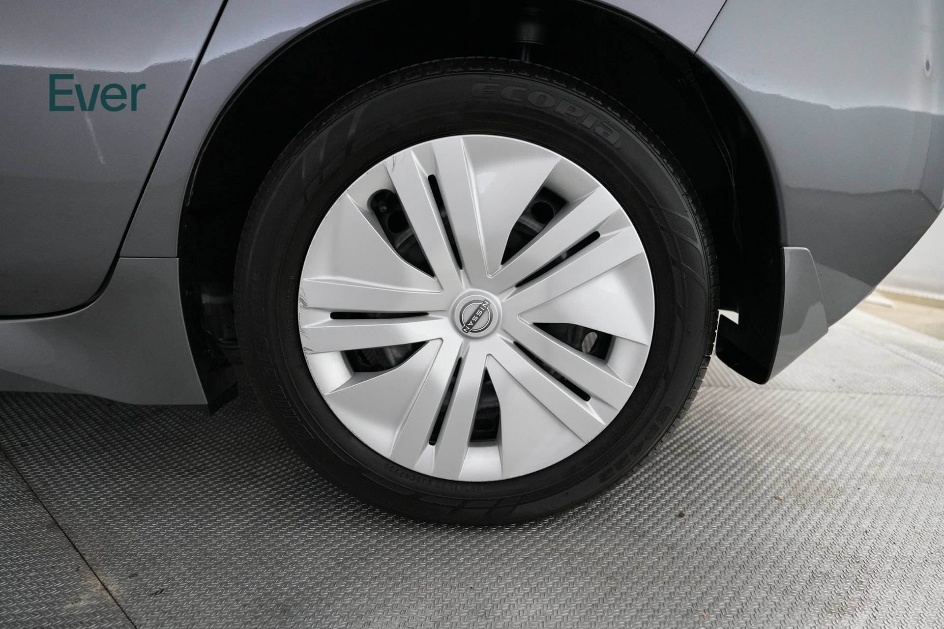 Used 2025 Nissan Leaf S FWD image 9