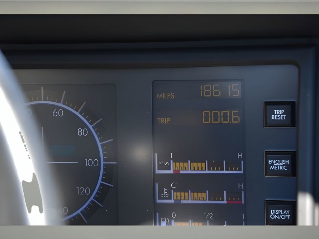 Used 1990 Cadillac Allante Base FWD image 16