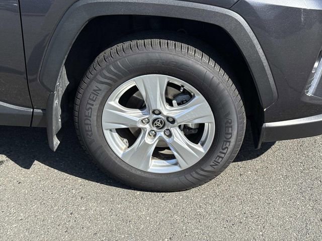 Used 2020 Toyota RAV4 XLE w/ Convenience Package image 7