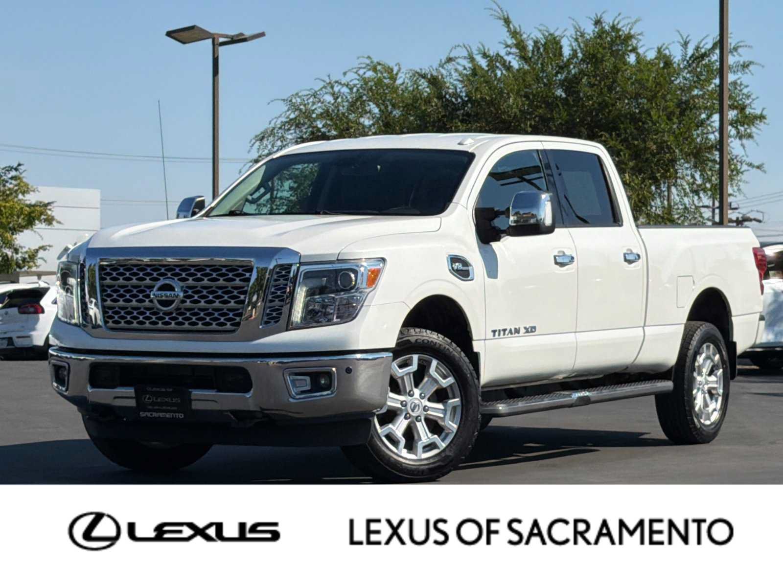 Used 2017 Nissan Titan SL RWD image 1