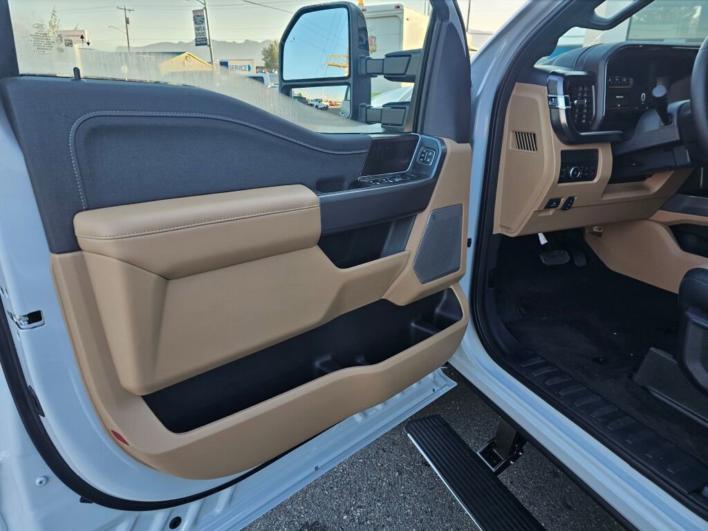 New 2026 Ford F350 Lariat w/ FX4 Off-Road Package image 10