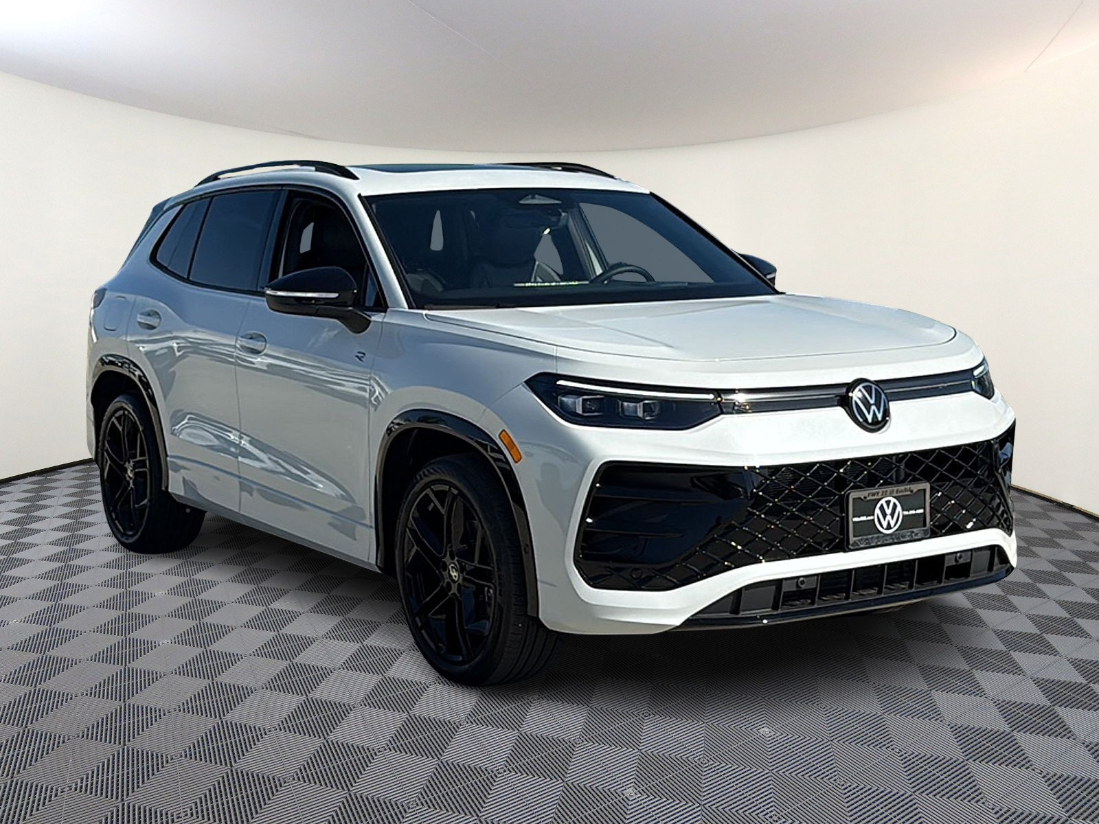 New 2026 Volkswagen Tiguan SE R-Line