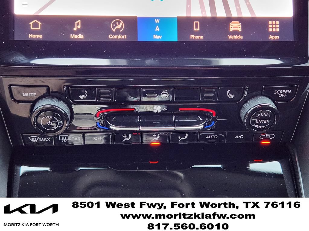 Used 2025 Jeep Grand Cherokee Limited w/ Black Appearance Package AWD/4WD image 18