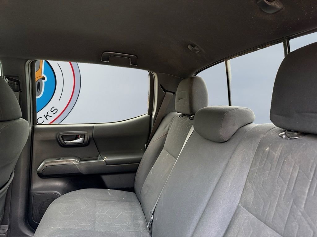 Used 2018 Toyota Tacoma TRD Sport image 18