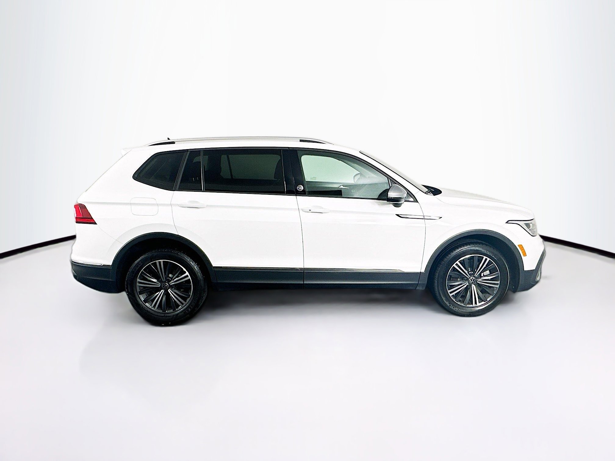 Used 2024 Volkswagen Tiguan Wolfsburg Edition image 10